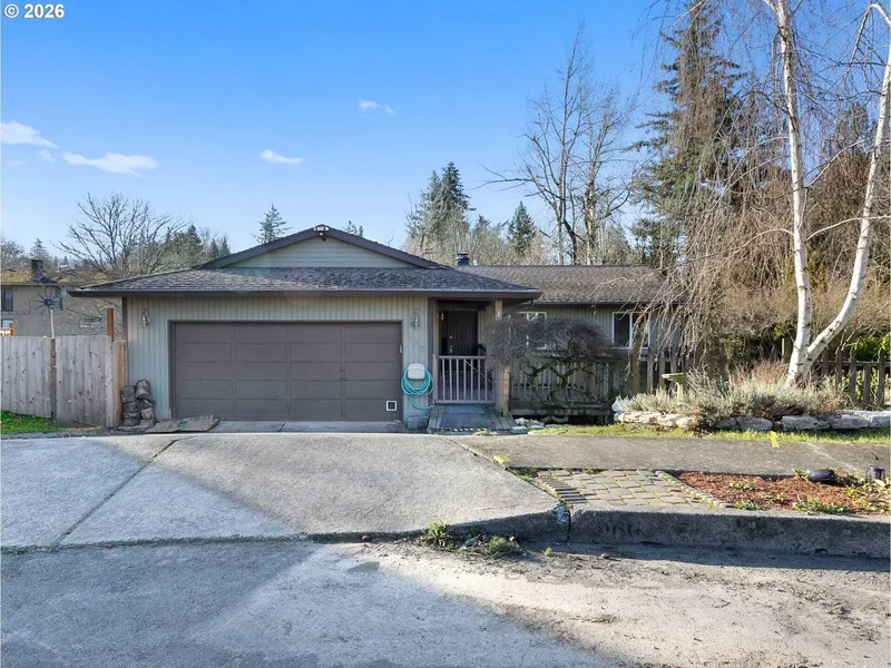 1960 SW 13TH CT, Gresham, Oregon, United States. - Photo 2