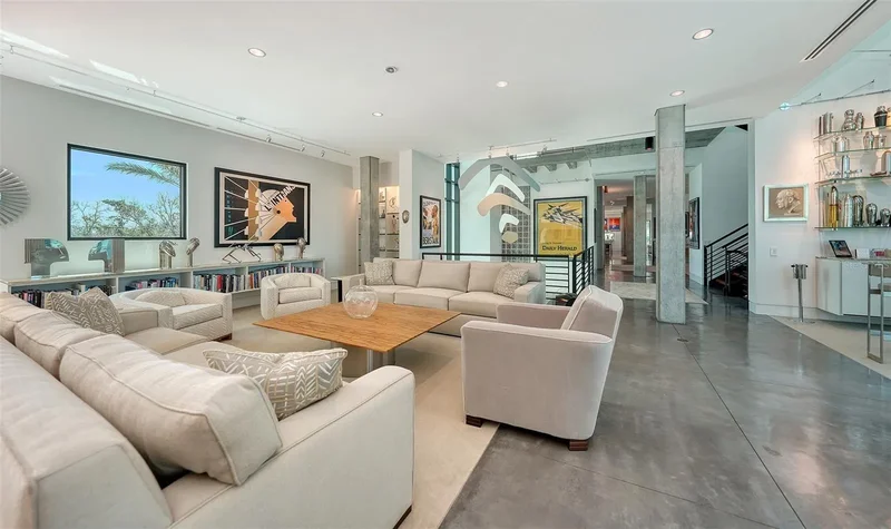 8250 SANDERLING ROAD, Siesta Key, Florida, United States. - Photo 14