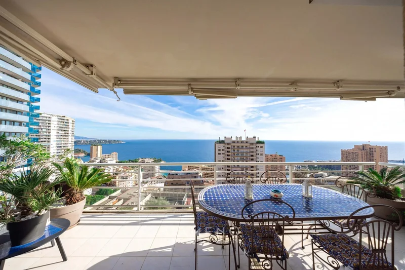 2-Bedroom Apartment with Large Terrace and Panoramic View - Directly on the Border with Monaco