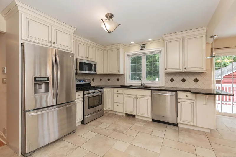 30 Nick Road, Middlebury, CT 06762, Middlebury, Connecticut, United States. - Photo 2