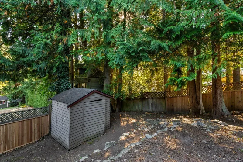 1575 Dean Park Rd, North Saanich, British Columbia, Canada. - Photo 13