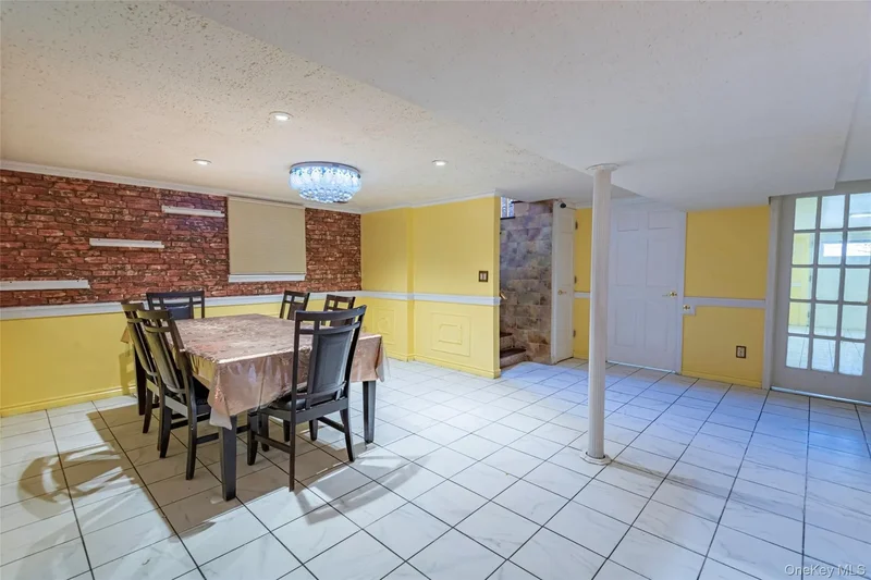 244-19 Grand Central Park, Douglaston, NY, 11362, USA, New York, New York, United States. - Photo 4