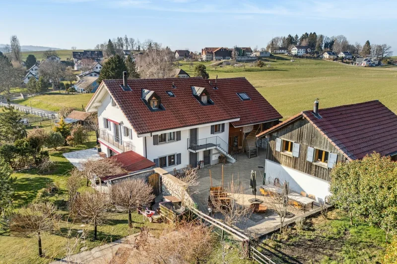 Country House With 3 Dwellings Completely Renovated Over 400m2