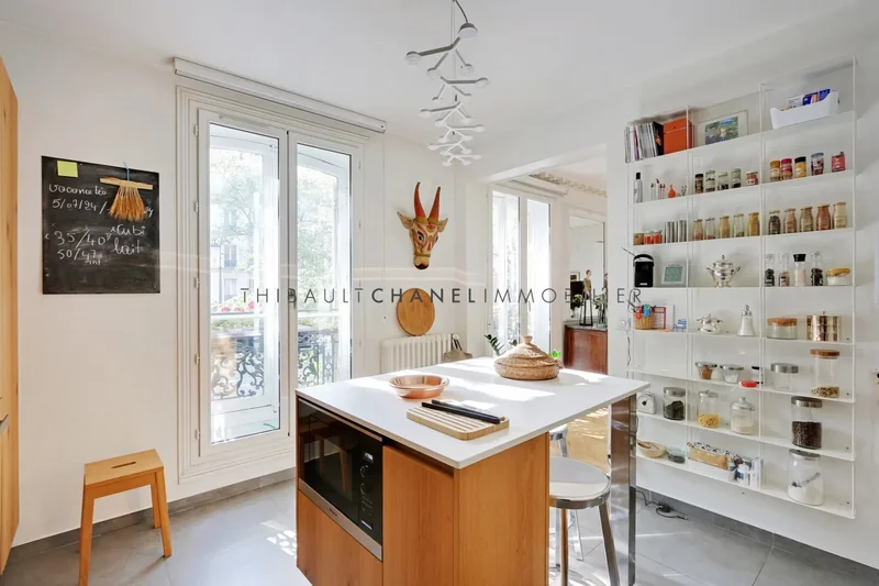 Boulevard Beaumarchais, Paris, Île-de-France, France. - Photo 11
