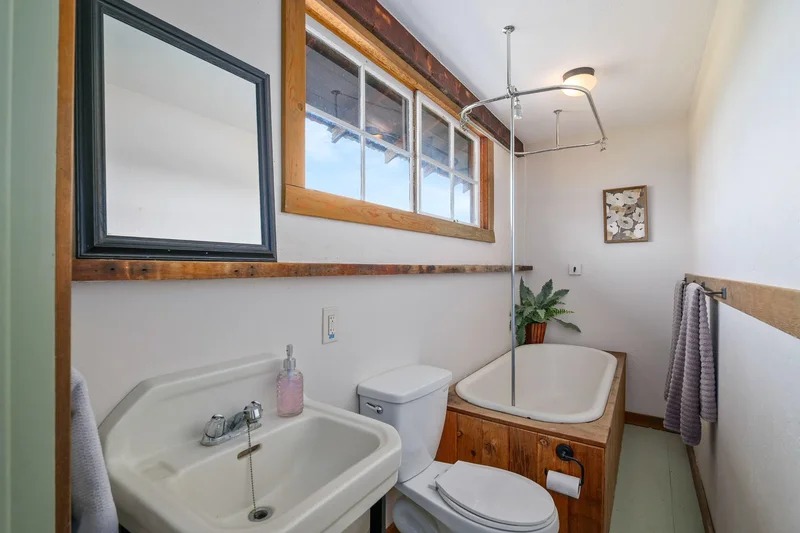 4050 Royal Crest, Medford, OR, 97504, USA, Medford, Oregon, United States. - Photo 46