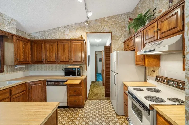 17 Devizis Drive, Bella Vista, AR 72714, Bella Vista, Arkansas, United States. - Photo 22