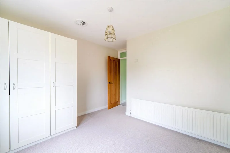 Acacia Road, Hampton, England, United Kingdom. - Photo 4