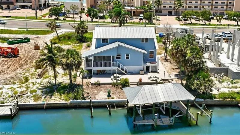 8363, Fort Myers Beach, Florida, United States. - Photo 23