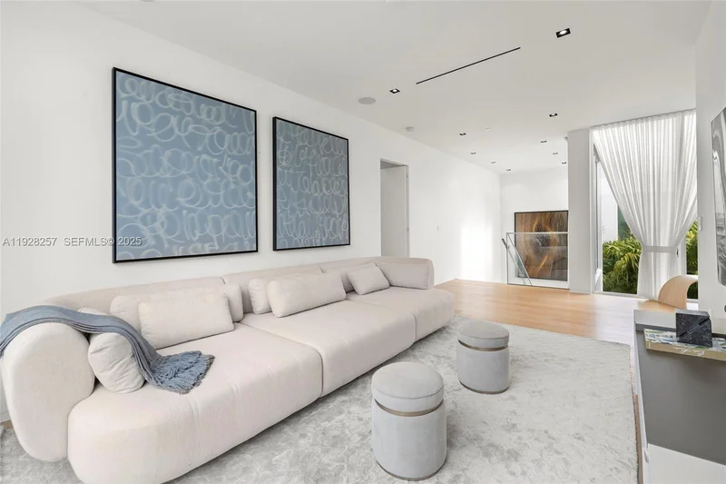 1031 W 48th st, Miami Beach, Florida, United States. - Photo 41