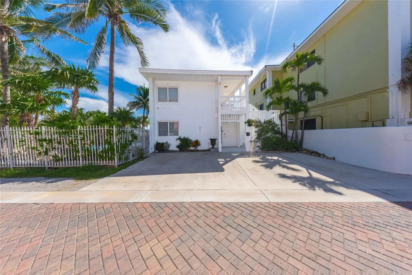 2910 N Surf Rd, Hollywood, Florida, United States. - Photo 24