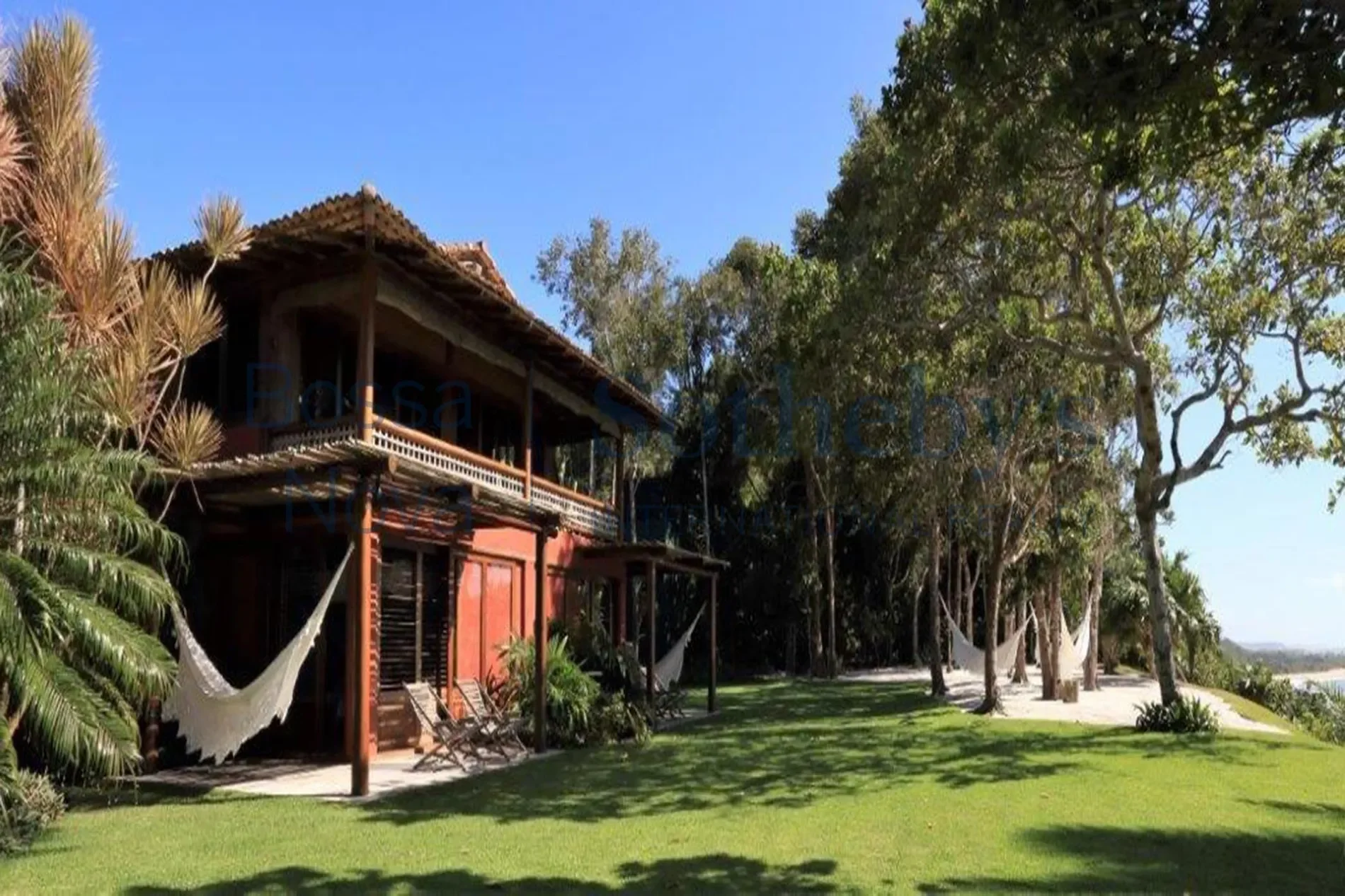 Exterior photo 5