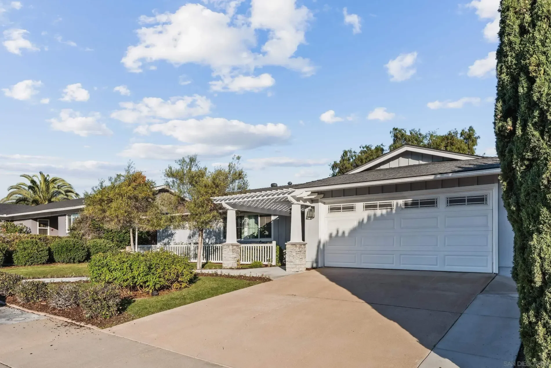 Exterior photo 8