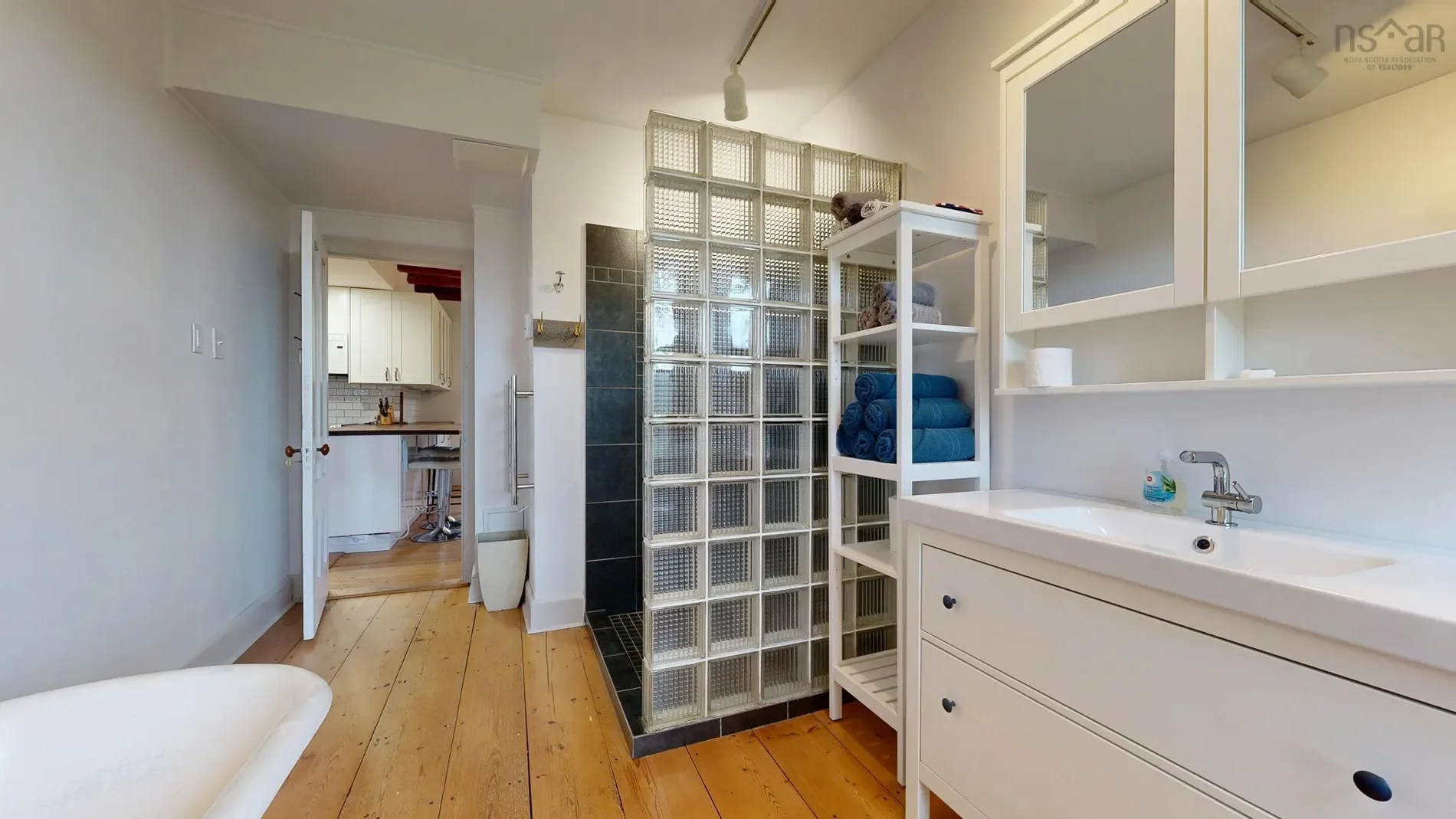 Gallery photo 2