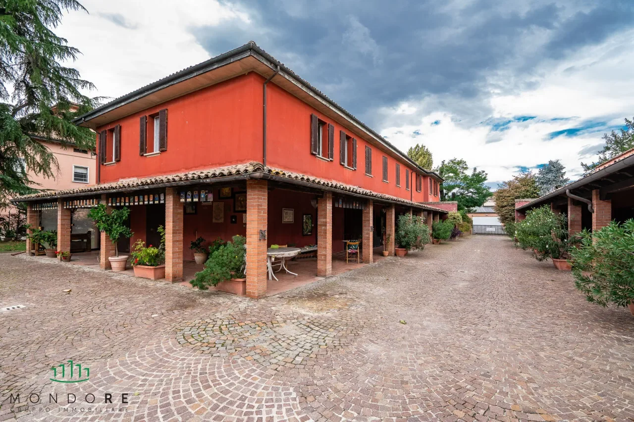 via Stradelli Guelfi, Poggio, Emilia-Romagna, Italy. - Photo 3