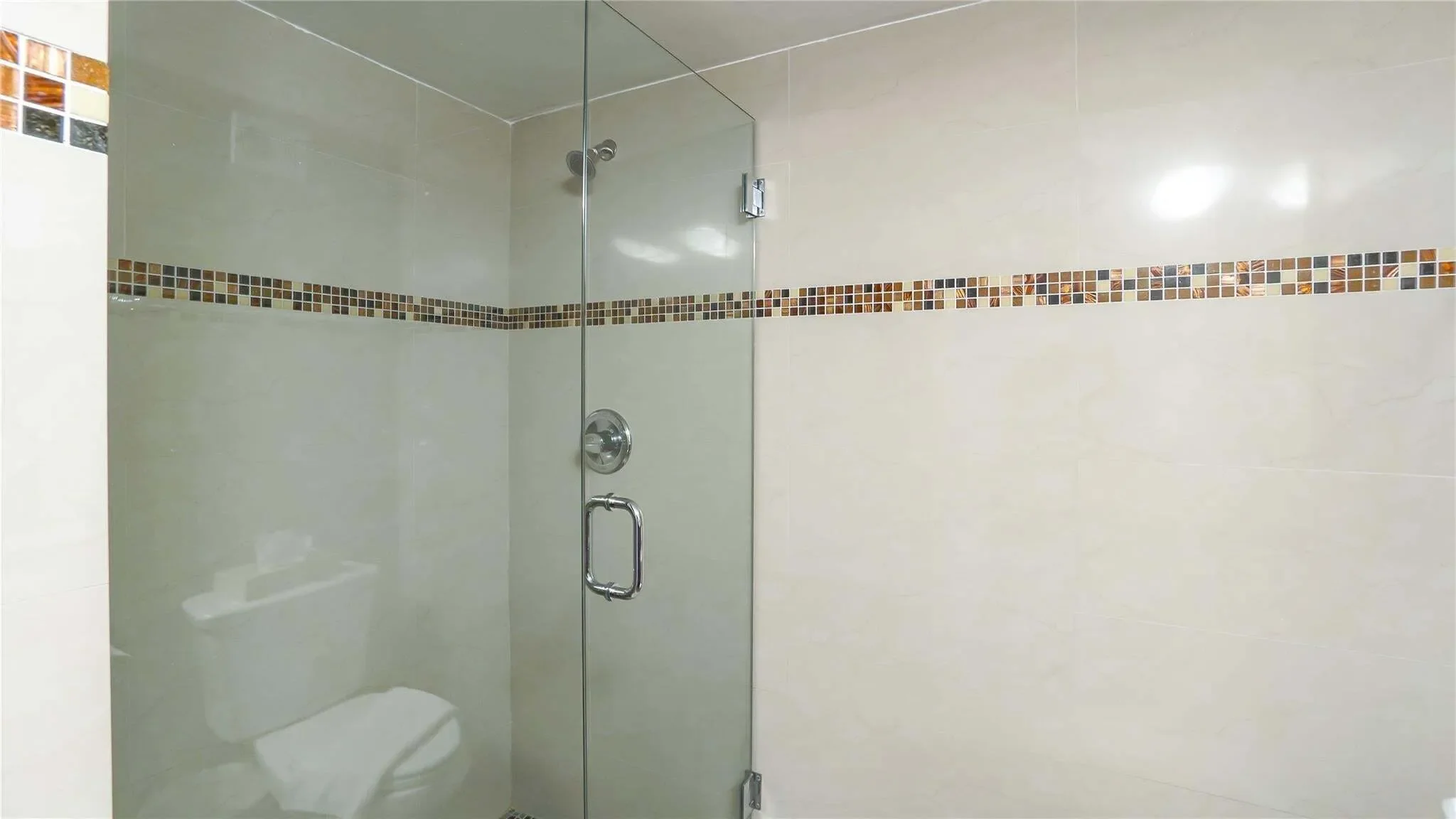 5225 Collins Ave #1417, Miami Beach, FL 33140, Miami Beach, Florida, United States. - Photo 8