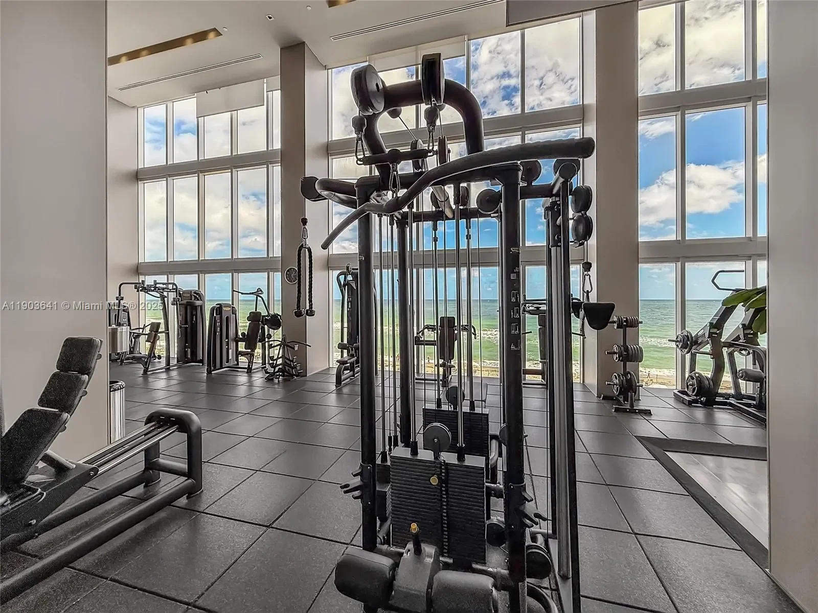 1800 S Ocean Dr 2207, Hallandale Beach, Florida, United States. - Photo 8