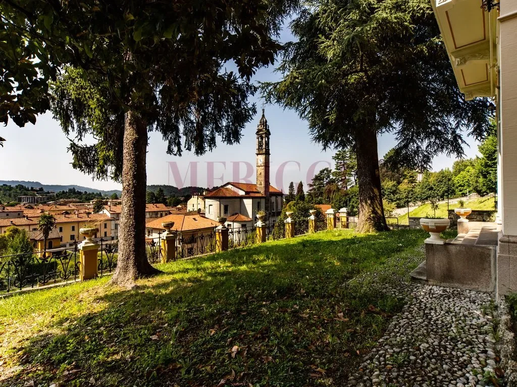 Via 1º Maggio, Oggiono, Lombardy, Italy. - Photo 12