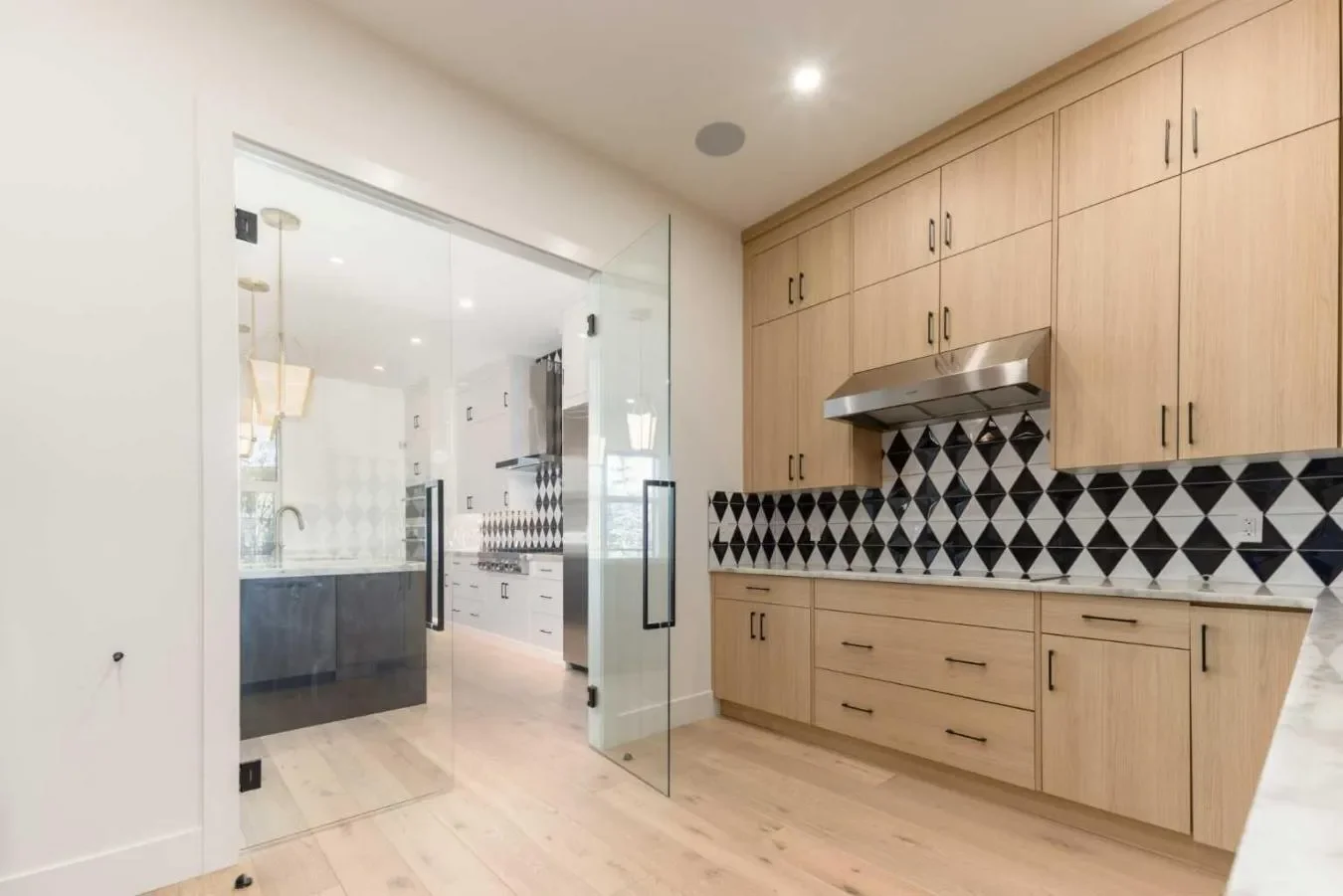 18 Damkar Drive, Calgary, Alberta, Canada. - Photo 16