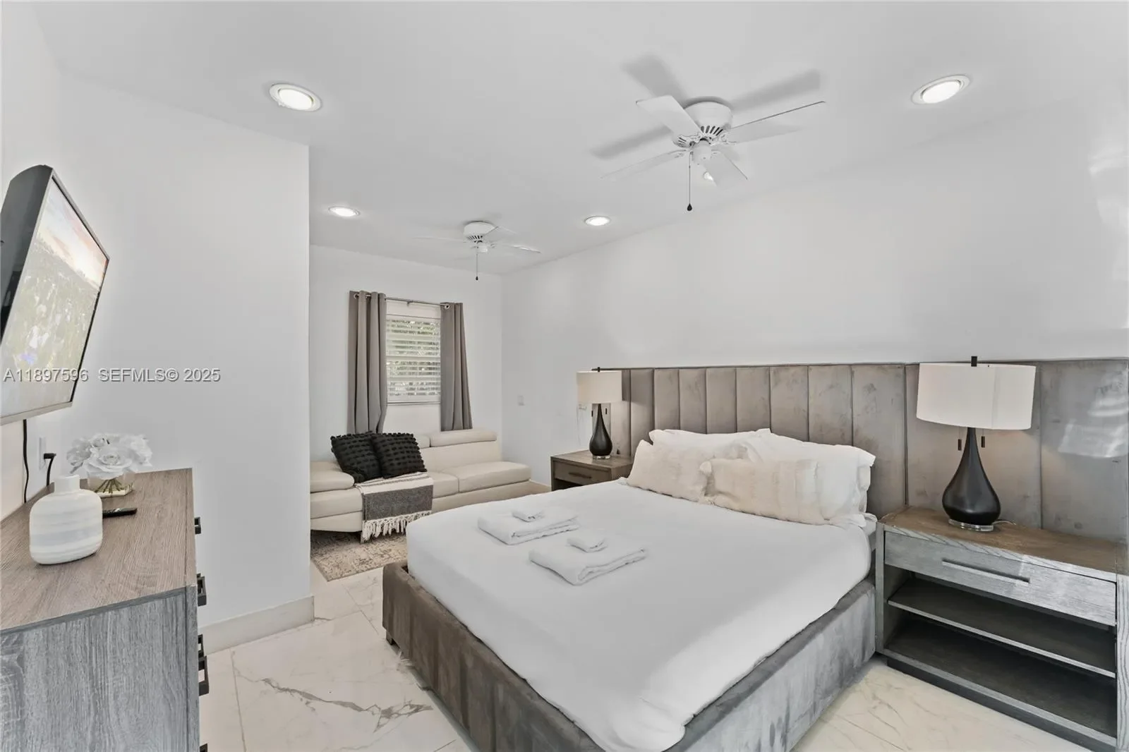 1809 Coral Gardens Dr, Fort Lauderdale, Florida, United States. - Photo 23