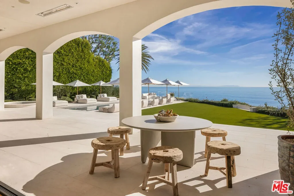24824 Pacific Coast Highway, Malibu, California, United States. - Photo 30