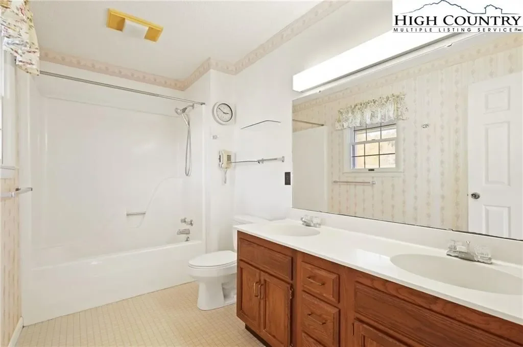 762 George Eggers Road, Banner Elk, NC 28604, Banner Elk, North Carolina, United States. - Photo 21