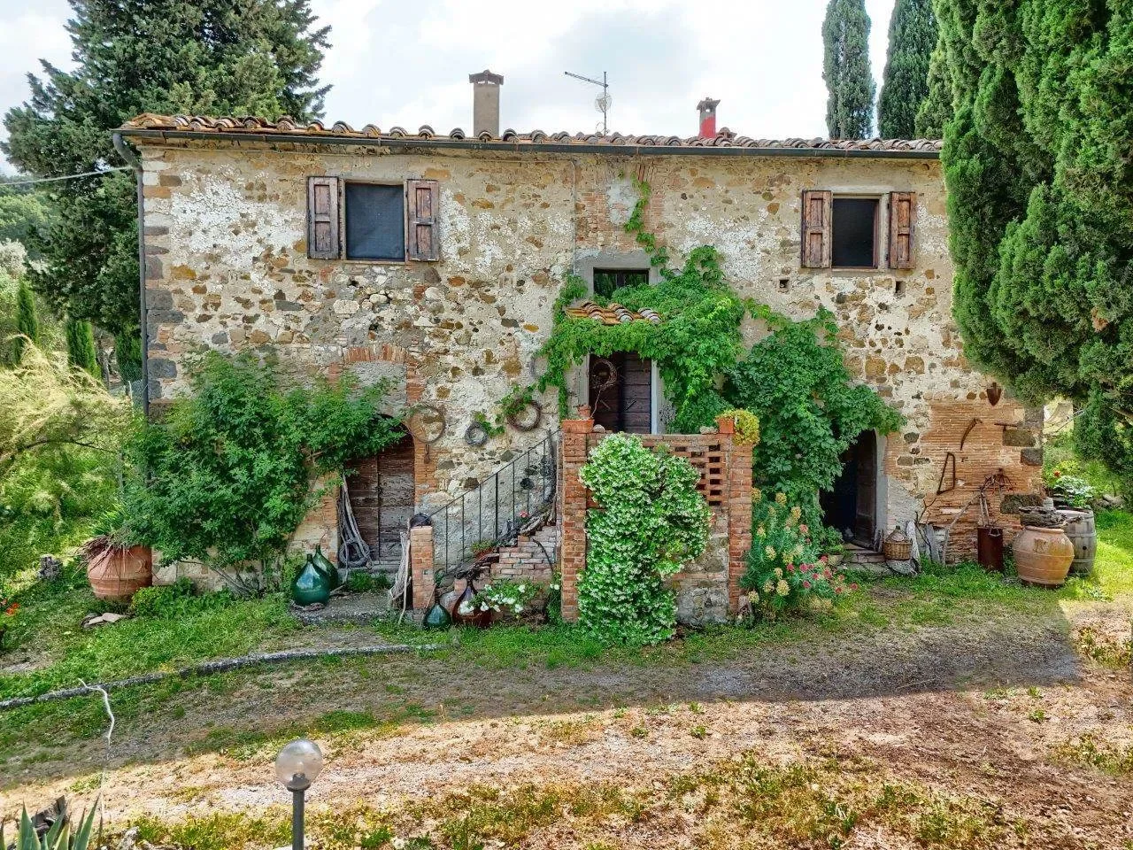 Exterior photo 4