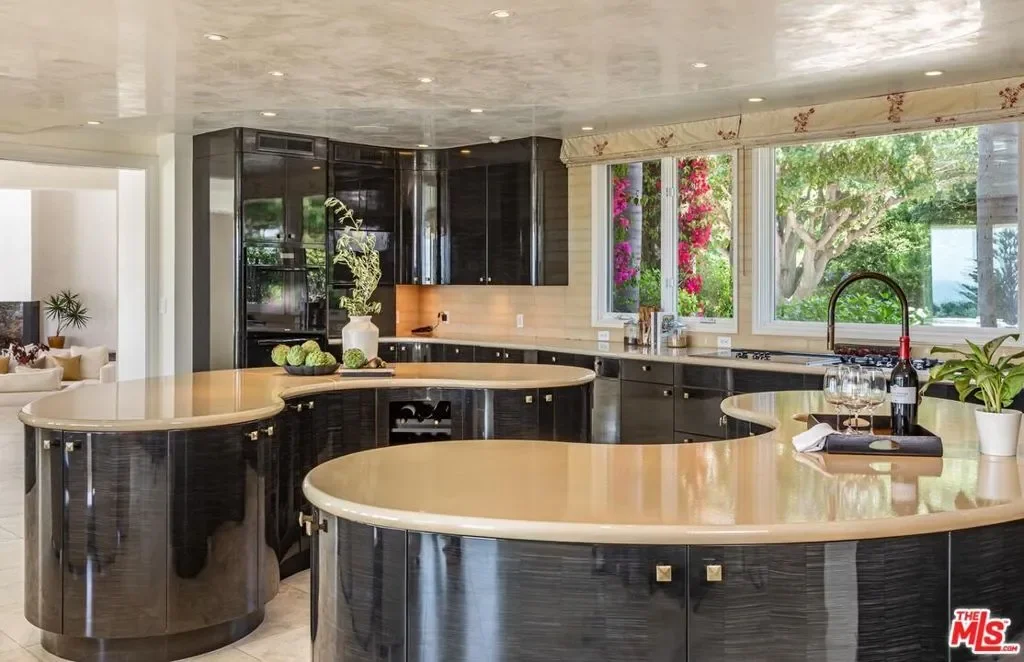 6051 Philip Avenue, Malibu, California, United States. - Photo 3