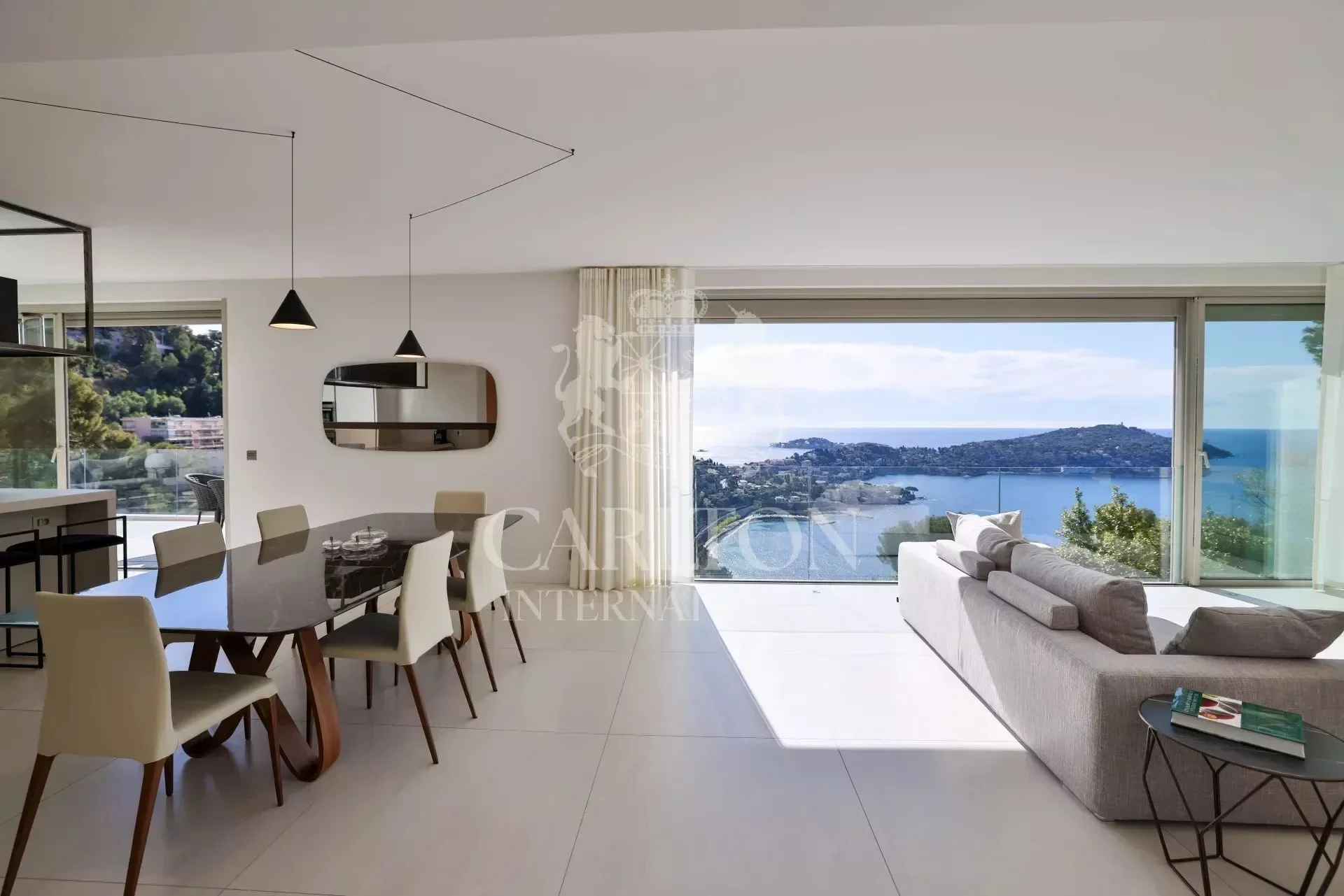 Prestigious Contemporary Villa with Panoramic Sea View
