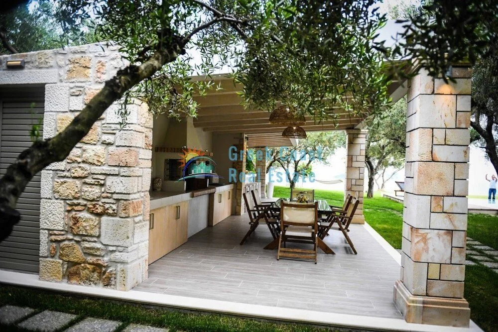 Exterior photo 7