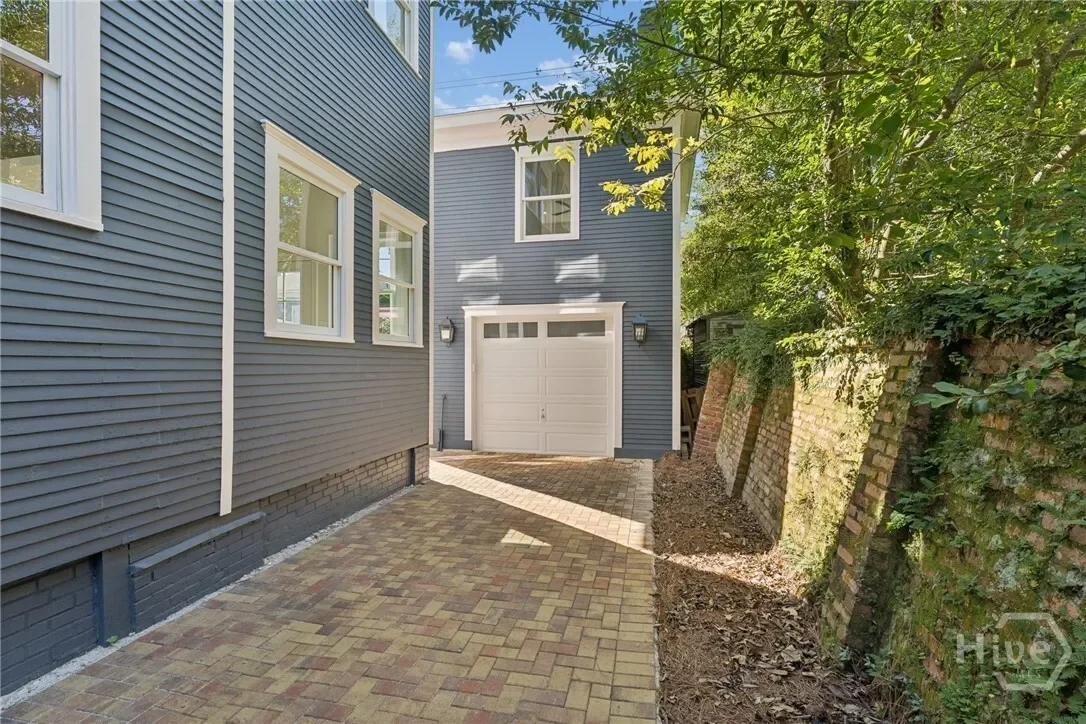 111 E 49th Street, Savannah, Georgia, United States. - Photo 53