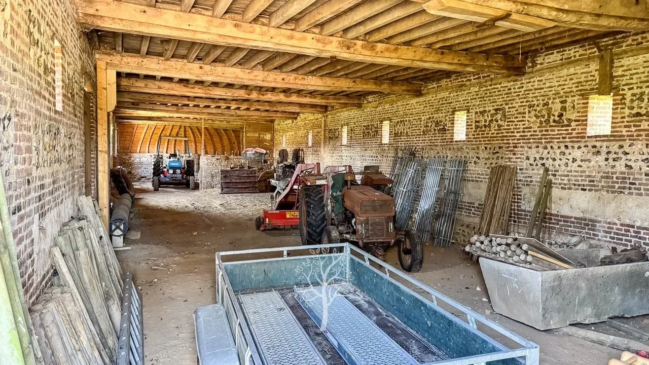 Norman manor with outbuildings – 5 hectares of land – Rouen - Le Havre axis
