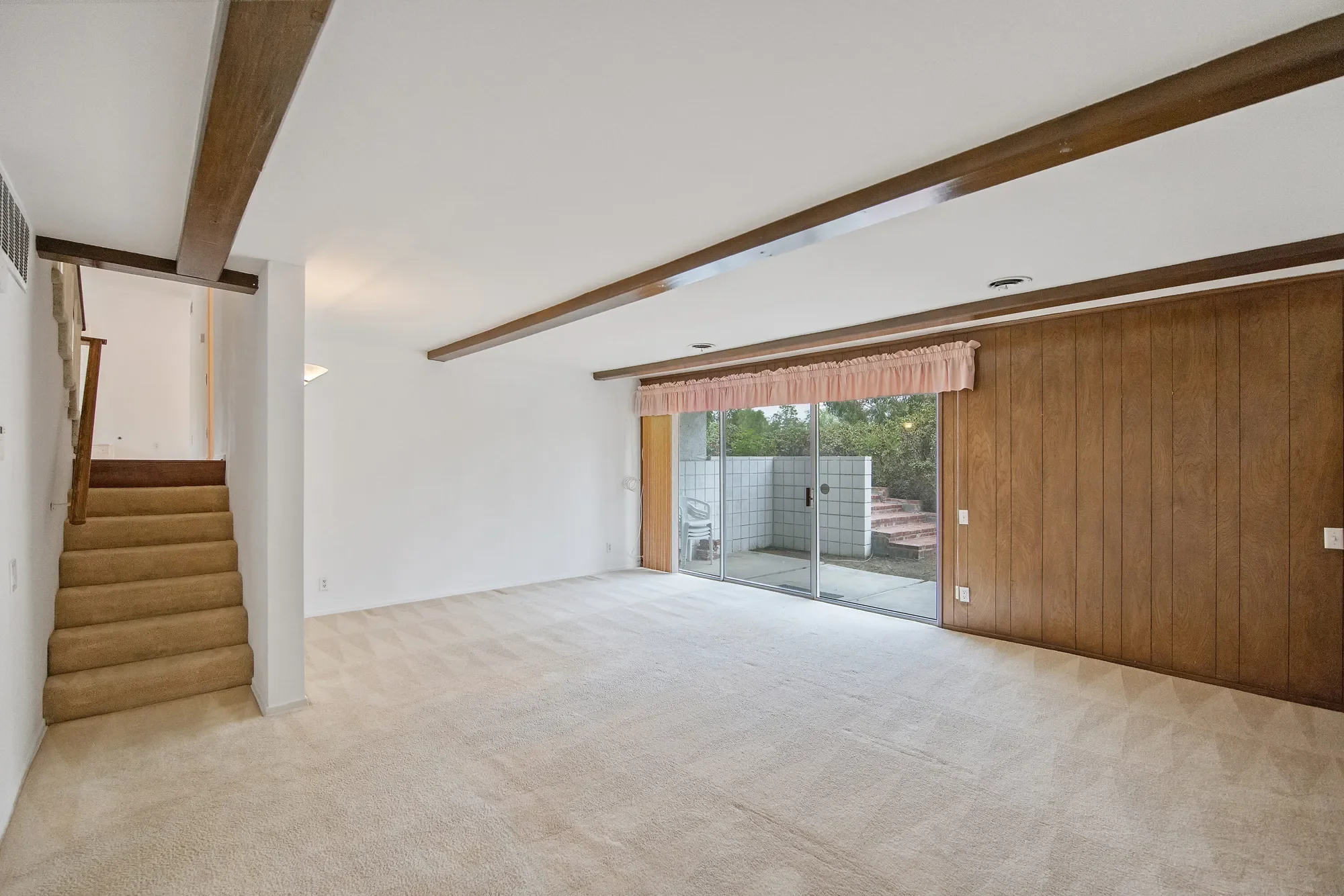 23325 Bessemer Street, Woodland Hills, CA 91367, Los Angeles, California, United States. - Photo 27