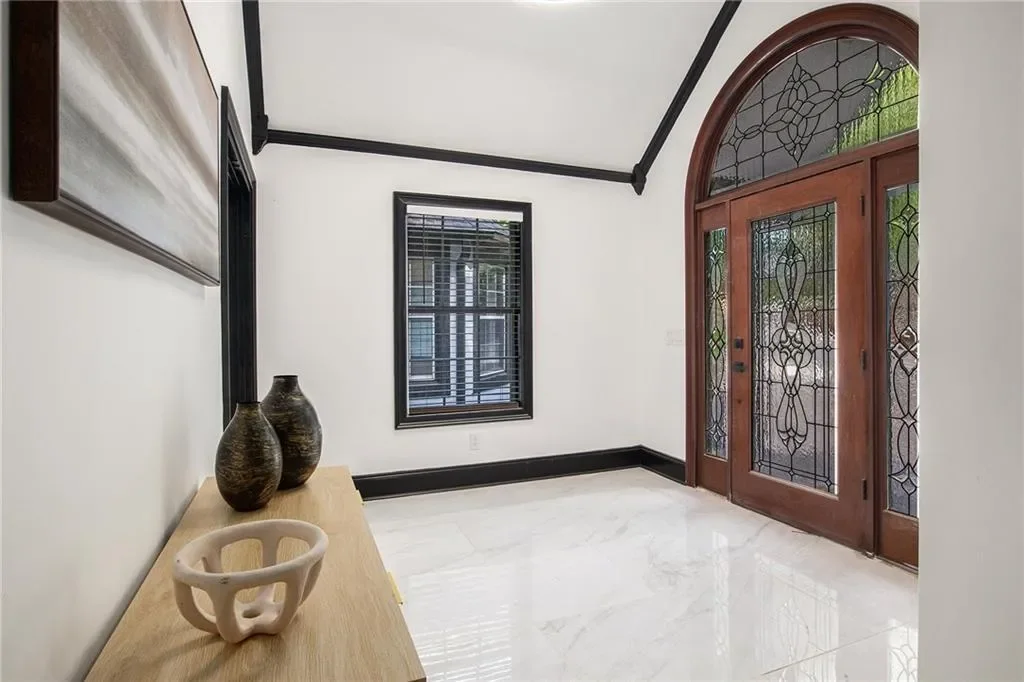 Gallery photo 2