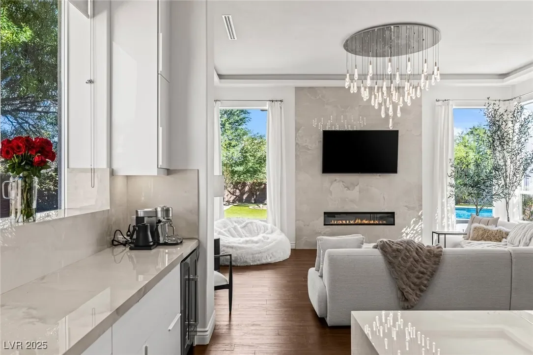 7304 Buttons Ridge Drive, Las Vegas, Nevada, United States. - Photo 13