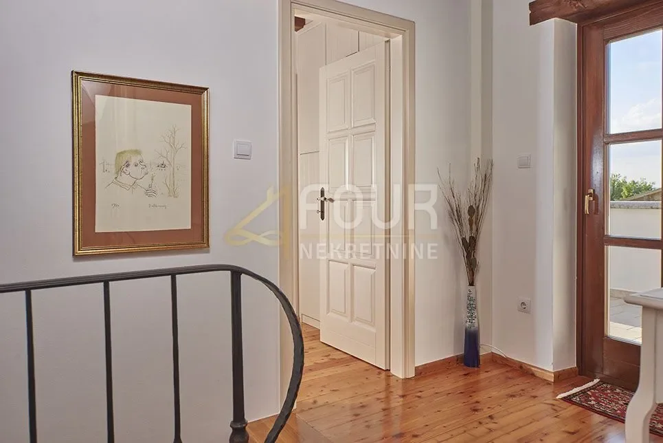 Gallery photo 2