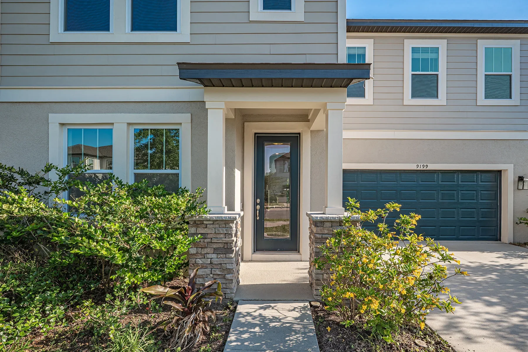 Exterior photo 2