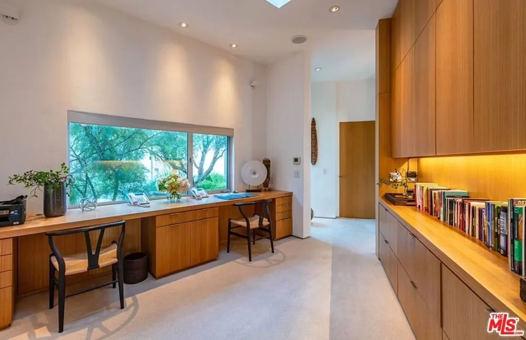 32554 Pacific Coast Highway, Malibu, California, United States. - Photo 18