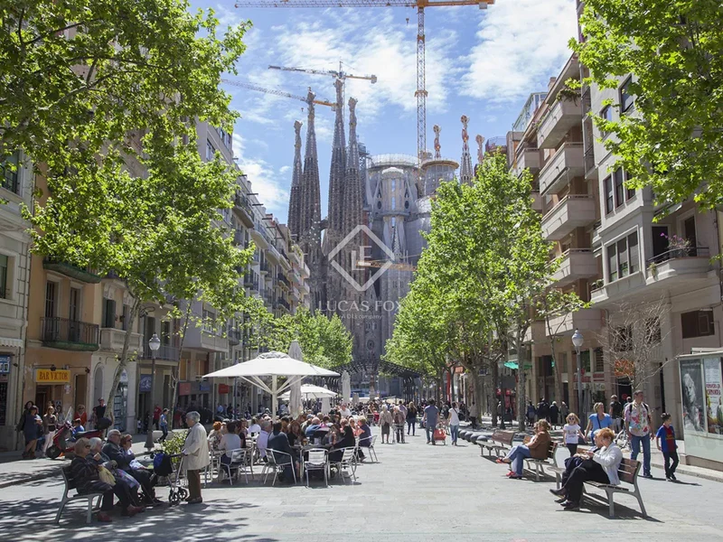 Gran via, barcelona, Barcelona, barcelona, Eixample, Barcelona, Spain. - Photo 4