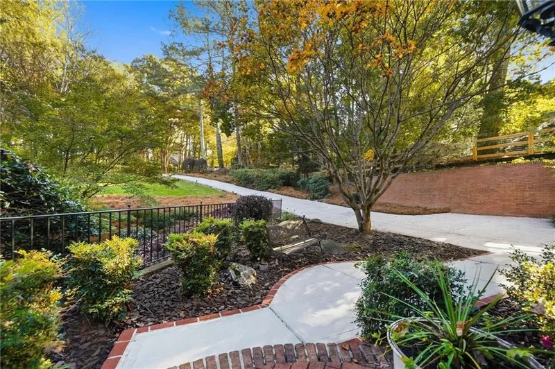 10530 Haynes Forest Drive, Alpharetta, GA 30022, Alpharetta, Georgia, United States. - Photo 6