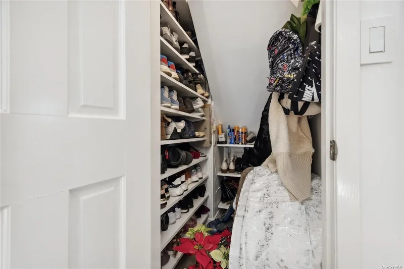72 Shinbone Lane, Commack, New York, United States. - Photo 11