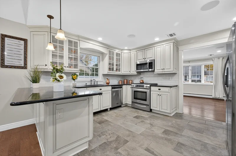7 Claire Avenue, Huntington Station, NY 11746, Huntington Station, New York, United States. - Photo 14