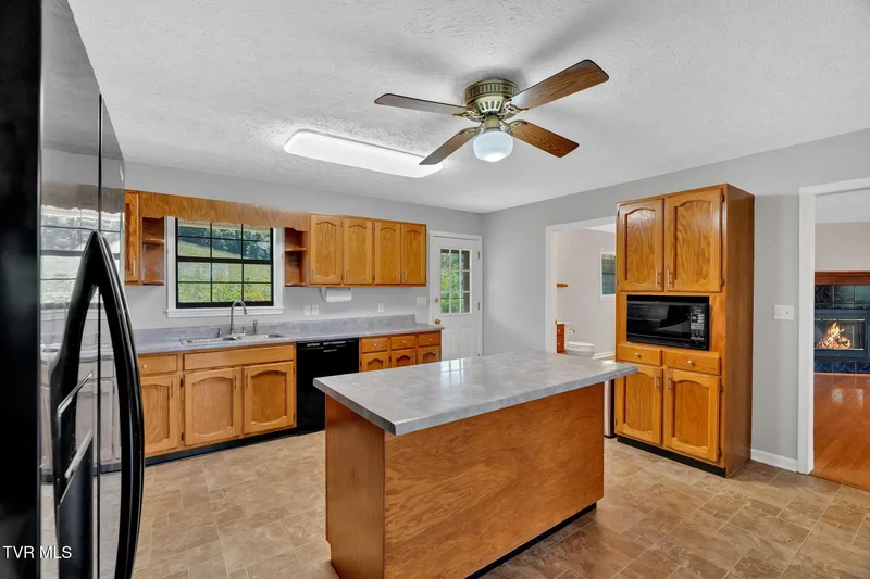 887 Berry Road, Bulls Gap, TN 37711, Greeneville, Tennessee, United States. - Photo 10