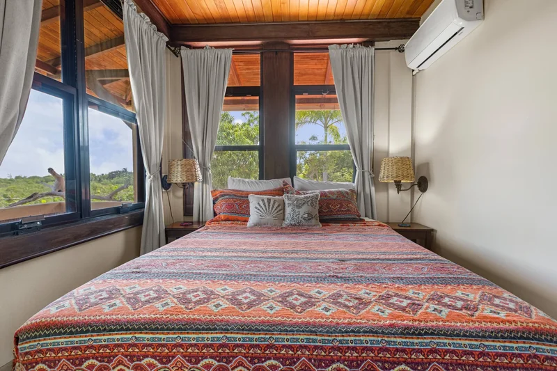 Investment & Waterfront Living: Silver Leaf Villa
