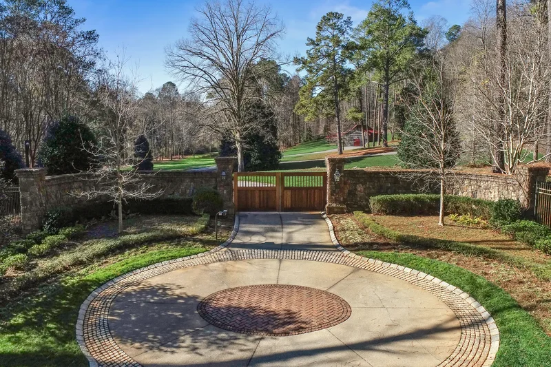 A Rare Find Of 13+ Landscaped Acres Inside The Perimeter