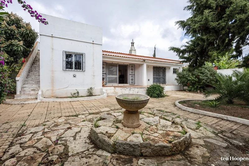 3 Bedroom Villa for refurbishment plus modernized Annex with income.