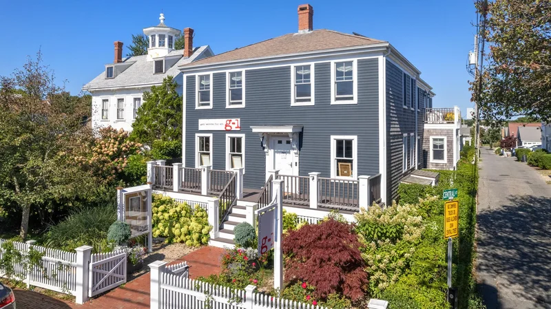 West End Landmark With Gallery, Spa And Guest Apartment