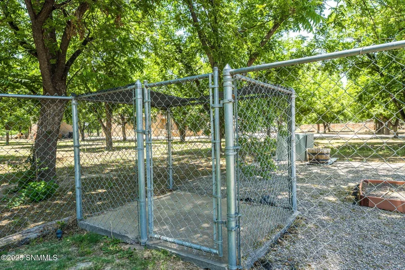 1810 S Fairacres Road, Las Cruces, NM 88005, Las Cruces, New Mexico, United States. - Photo 22