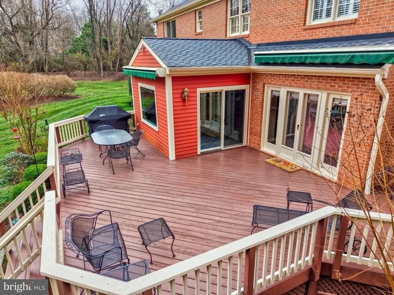 10100 WALKER LAKE DR, GREAT FALLS, VA, 22066, USA, Great Falls, Virginia, United States. - Photo 53
