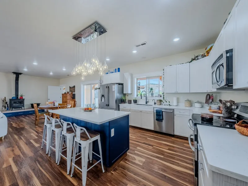 7395 N Johnson Canyon Road, Kanab, Utah, United States. - Photo 35