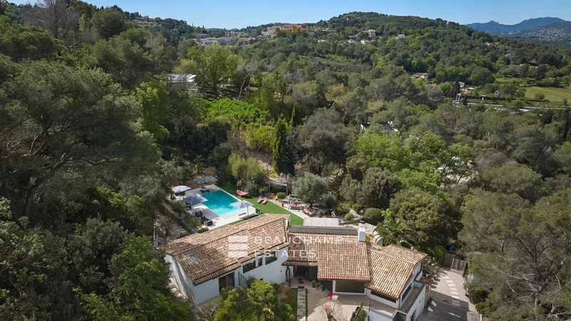 Mougins, Provence-Alpes-Côte d'Azur, France. - Photo 7